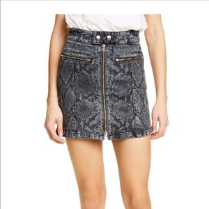 Rag and Bone Isabel Snakeskin denim Sz 6